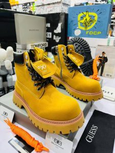 Timberland Yellow Lace-Up Combat Boots – Unisex Streetwear Fashion