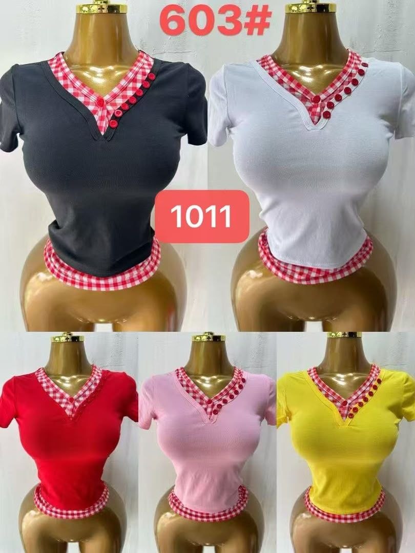 Gingham Trim V-Neck Short Sleeve Top with Red Buttons
